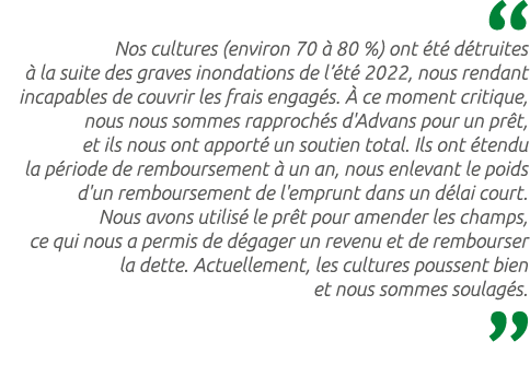  Nos cultures (environ 70  80 %) ont  t  d truites   la suite des graves inondations de l’ t  2022, nous rendant inc...